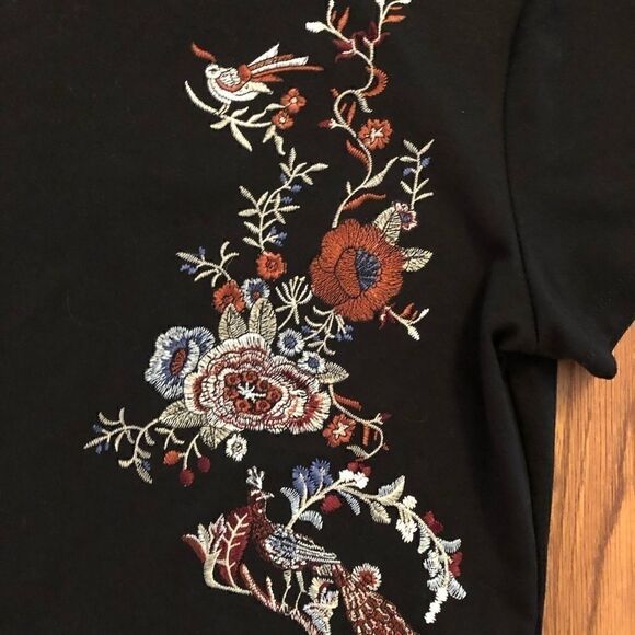 W5 Black Floral Embroidered Tee - Picture 3 of 6